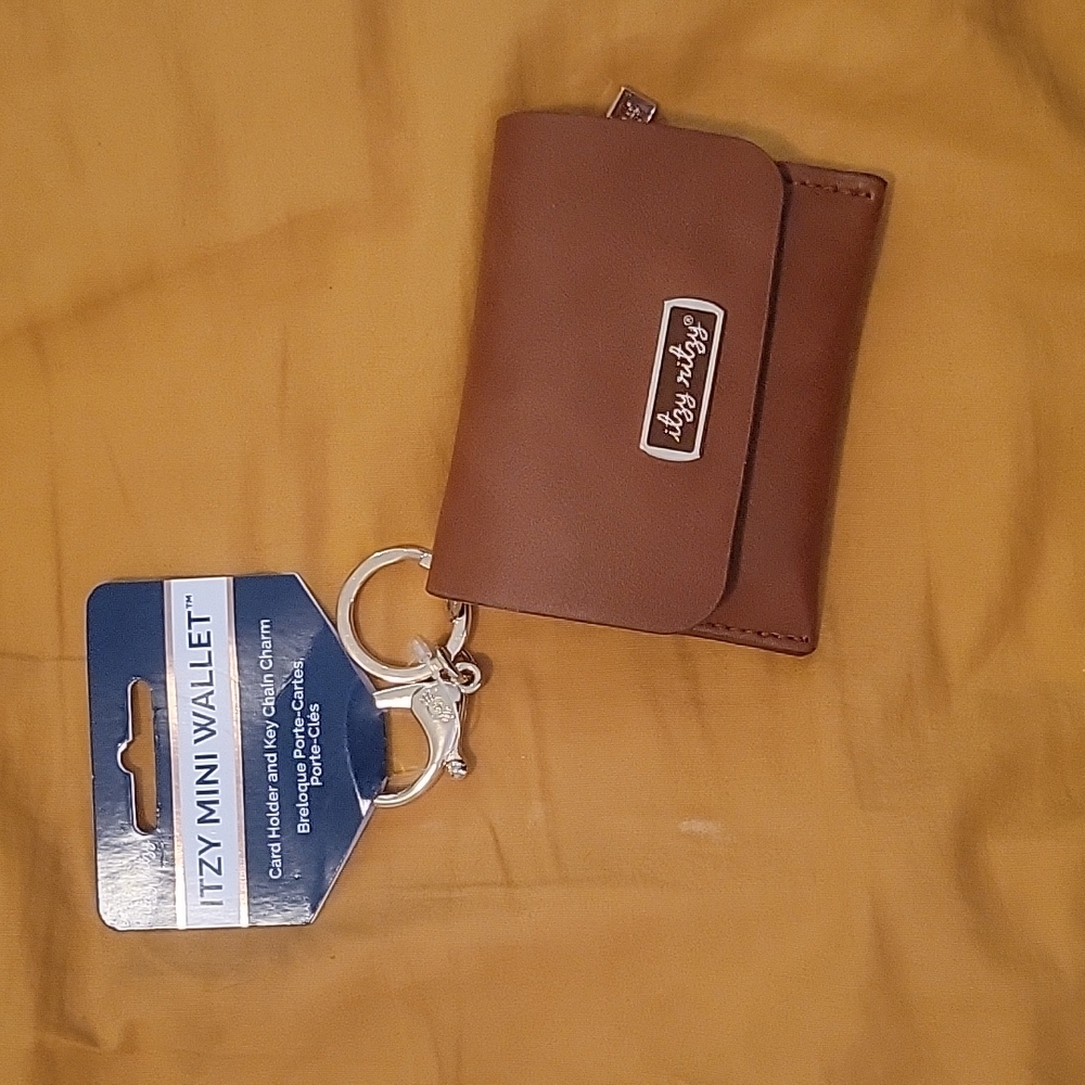 Itzy Mini Wallet
